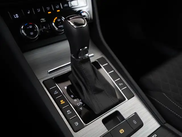 Skoda Superb view 12