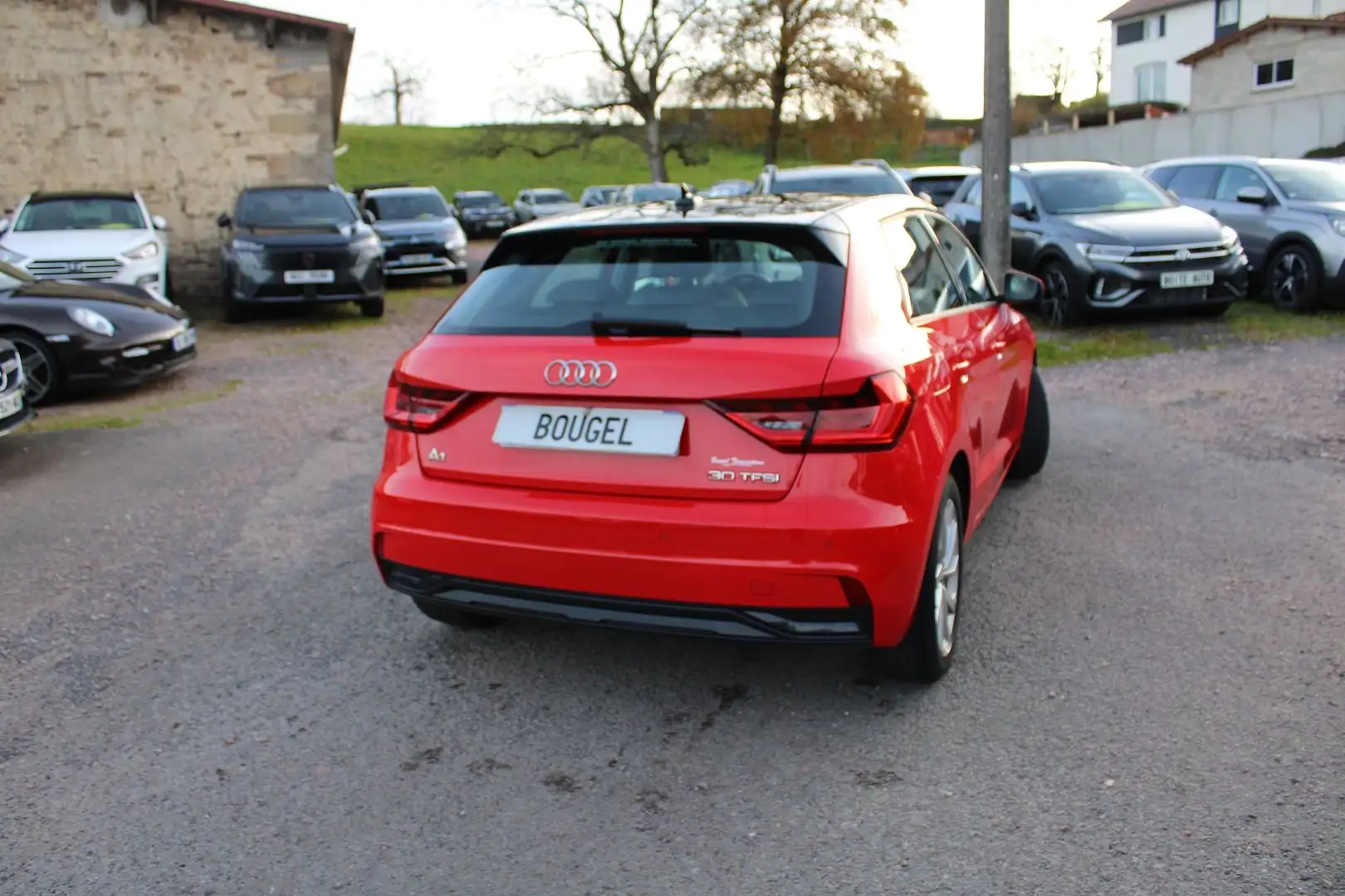 Audi A1 30 TFSI 110CH DESIGN LUXE S TRONIC 7 Rouge - 2