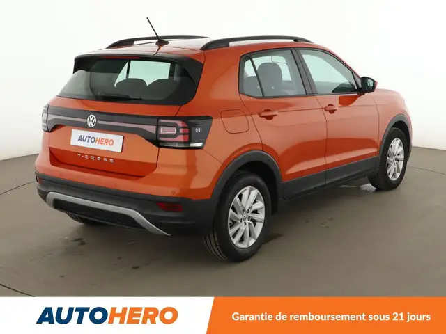 Volkswagen T-Cross view 6