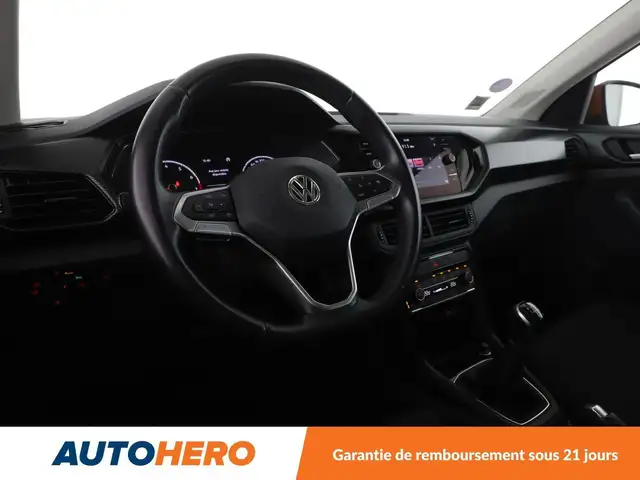 Volkswagen T-Cross view 11
