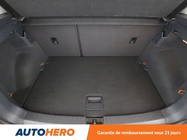 Volkswagen T-Cross view 19