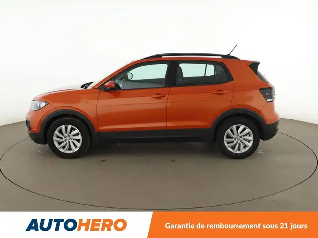 Volkswagen T-Cross view 3