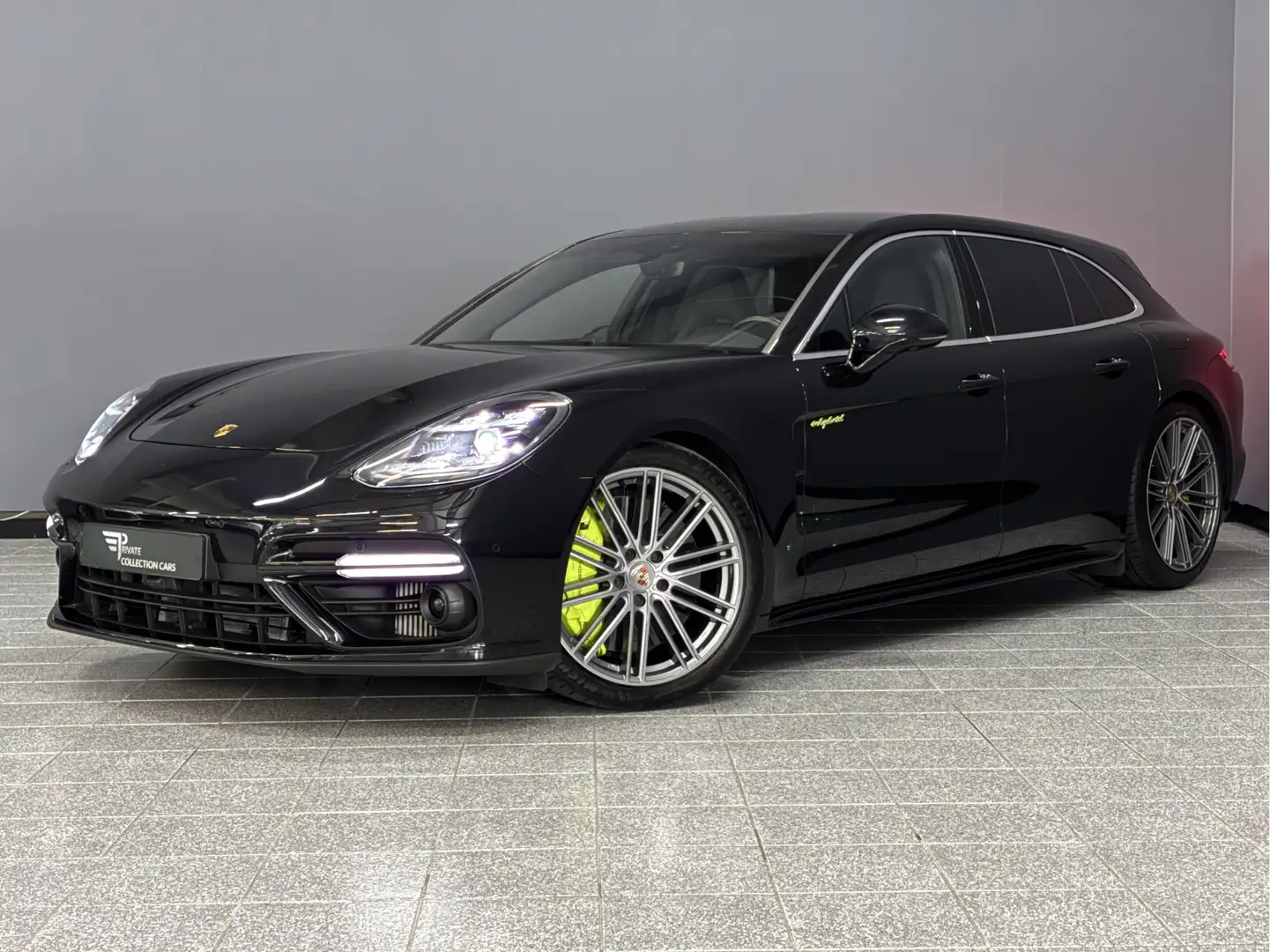 Porsche Panamera Sport Turismo 4.0 Turbo S E-Hybrid Keramisch|Sport Schwarz - 1