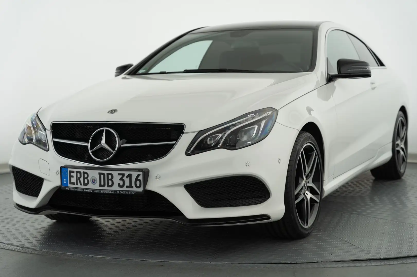 Mercedes-Benz E 200 Coupe - 2