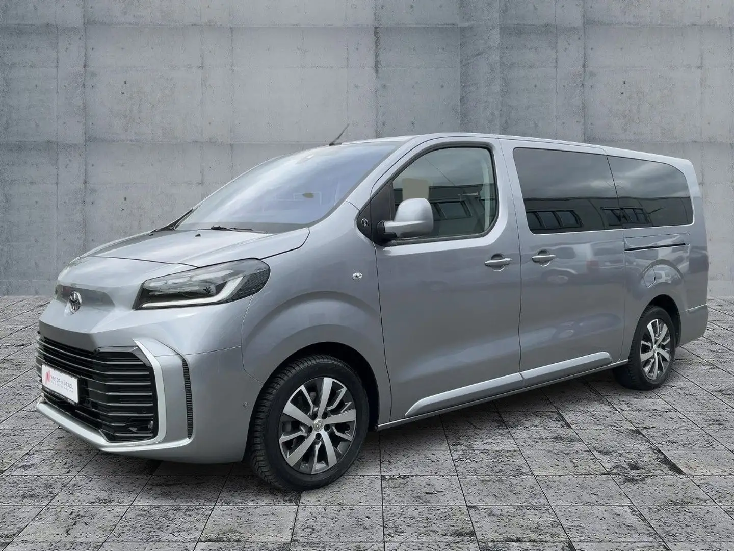 Toyota Proace Verso L2 2.0 D-4D TEAM D LED+NAVI+ACC+RFK Silber - 2