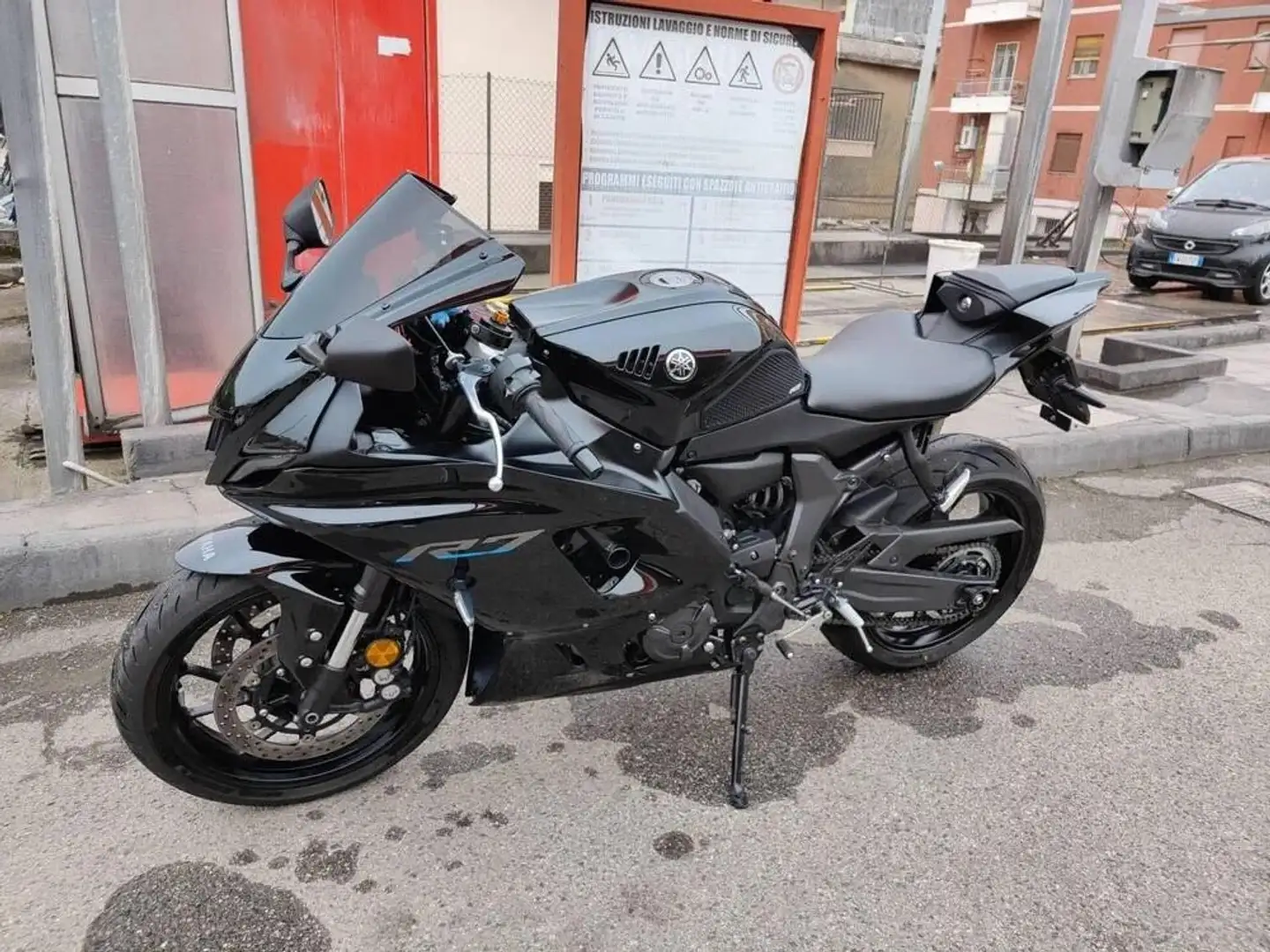 Yamaha YZF-R7 Nero - 2