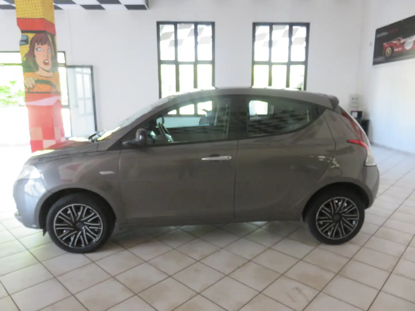 Lancia Ypsilon Ypsilon 1.0 firefly hybrid Silver Plus s * Grau - 2