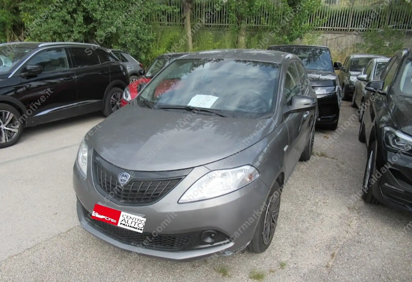 Lancia Ypsilon Ypsilon 1.0 firefly hybrid Silver Plus s * Gris - 1