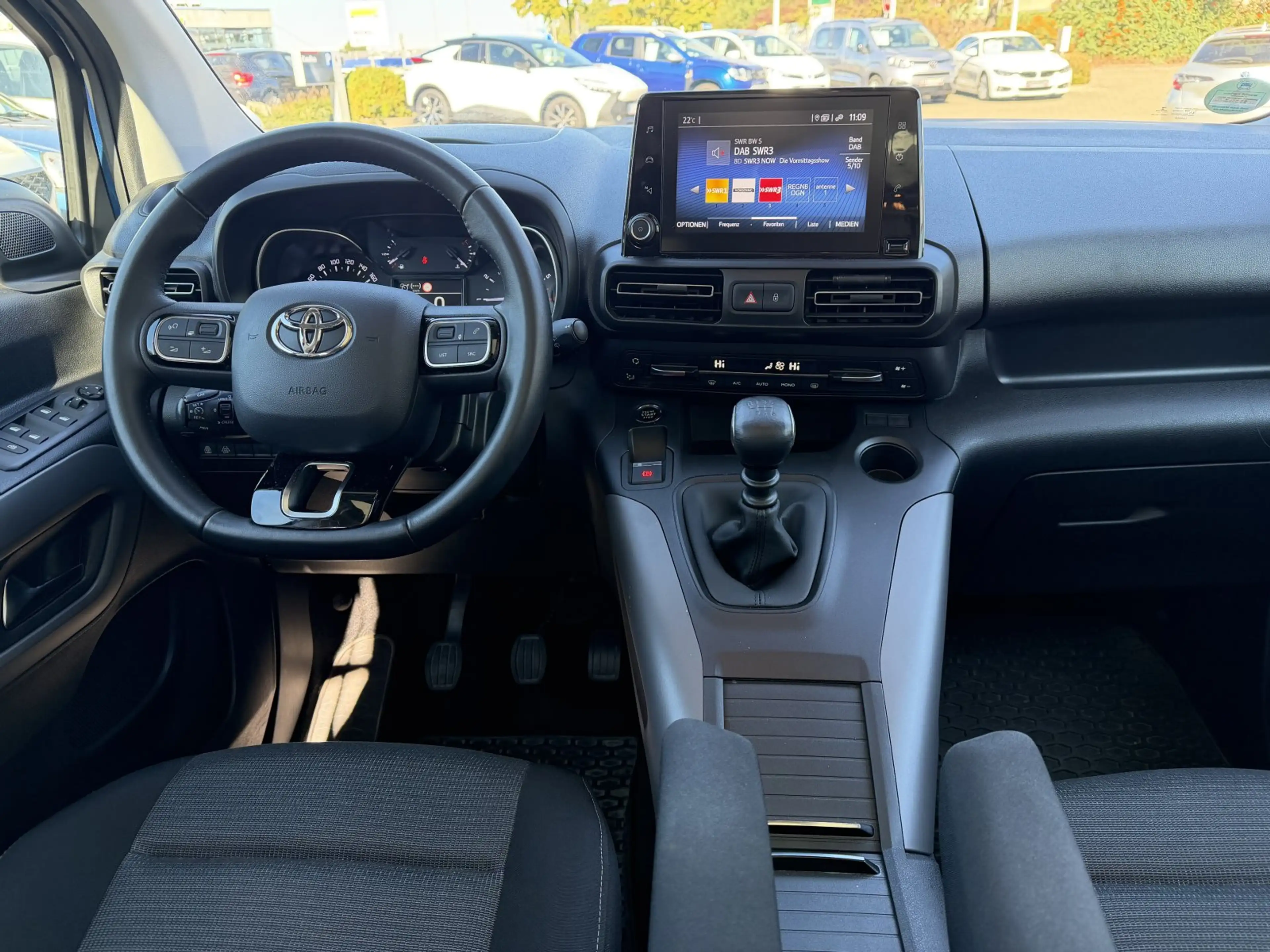 Toyota Proace City Verso  L1 Team Deutschland / Panoramadach — photo 10