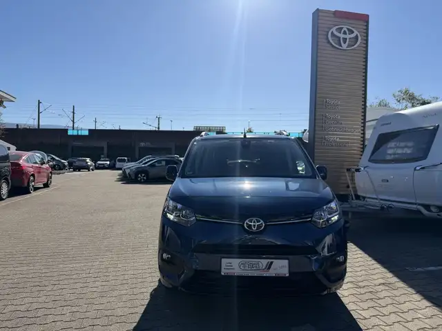 Toyota Proace City Verso  L1 Team Deutschland / Panoramadach