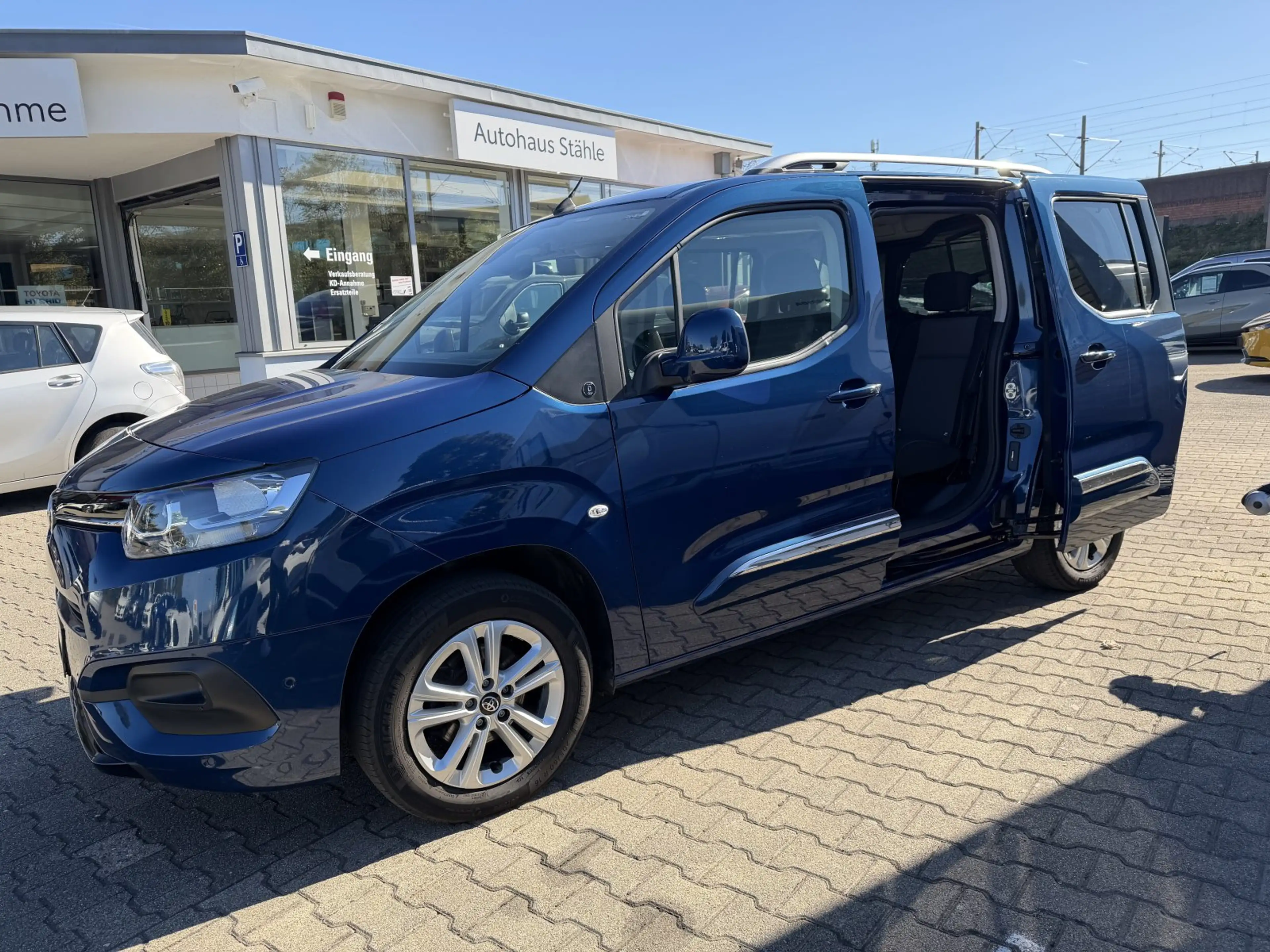 Toyota Proace City Verso  L1 Team Deutschland / Panoramadach — photo 6