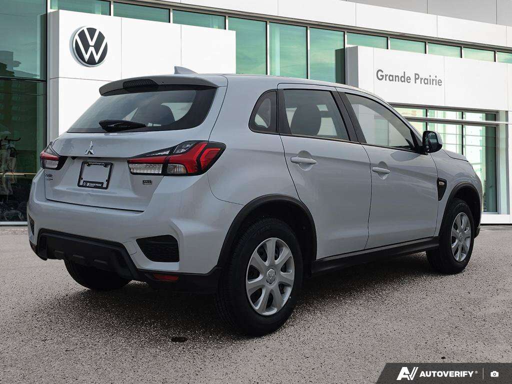 2023 Mitsubishi RVR ES | 4WD | CLEAN CARFAX | HEATED SEATS — снимка 1