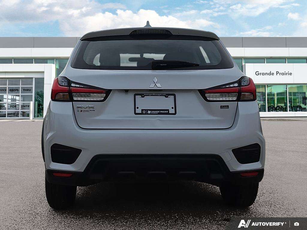 2023 Mitsubishi RVR ES | 4WD | CLEAN CARFAX | HEATED SEATS — снимка 1