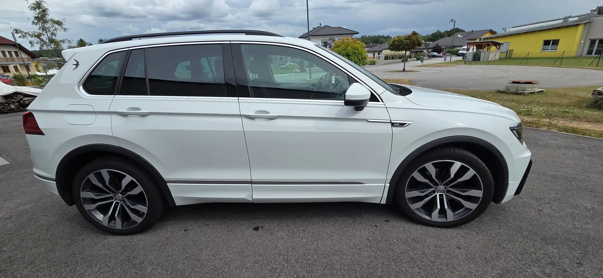 Volkswagen Tiguan Allspace Tiguan 2,0 TDI SCR Sky R-Line Weiß - 2