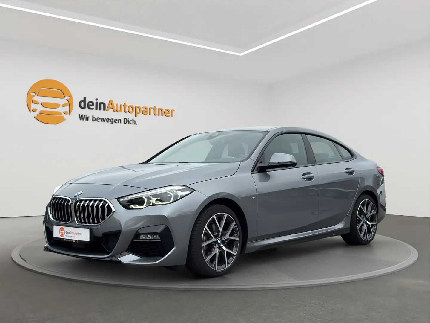 BMW 218 i GC M Sport  LED/NAVI/SHADOW LINE/DAB Grijs - 2