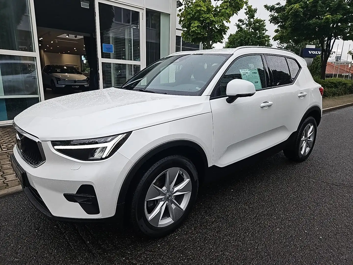 Volvo XC40 B3 Core Fahr-Paket / AHZV / Winter-Paket Weiß - 1