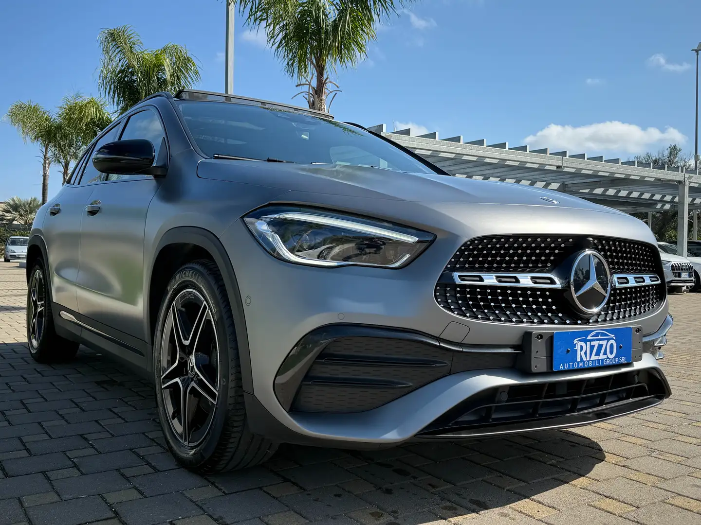 Mercedes-Benz GLA 200 D PREMIUM AMG TETTO MULTIBEAM GRIGIO DESIGNO Grigio - 1