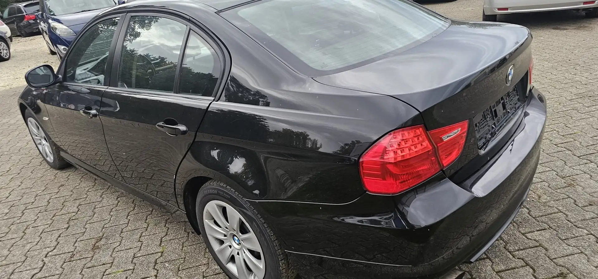 BMW 318 318i Schwarz - 2