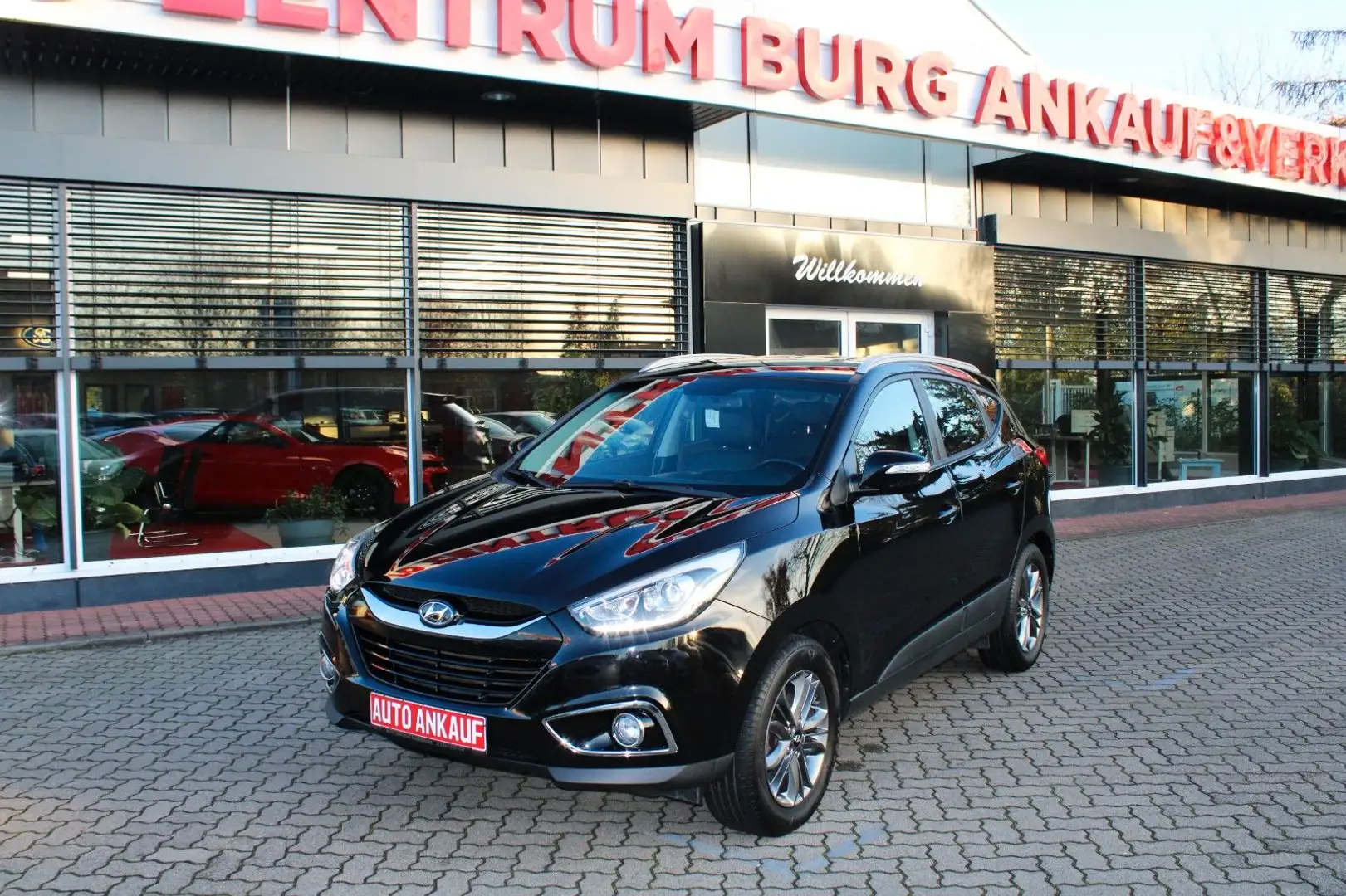 Hyundai iX35 Comfort 2WD AHK Kamera Navi Tempomat Schwarz - 2