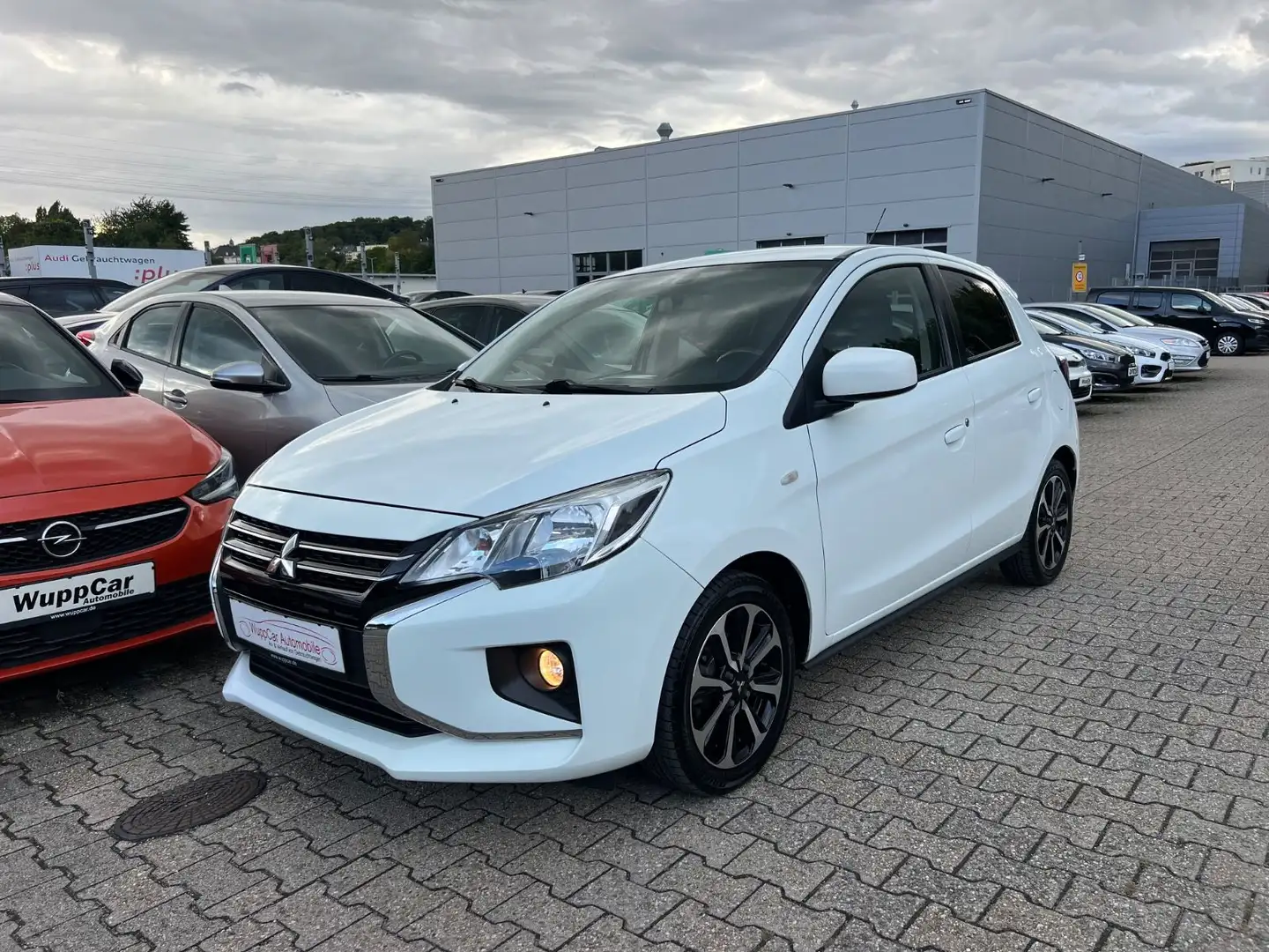 Mitsubishi Space Star Intro Edition+NAVI*KLIMA*TEMP*SHZ* Weiß - 1