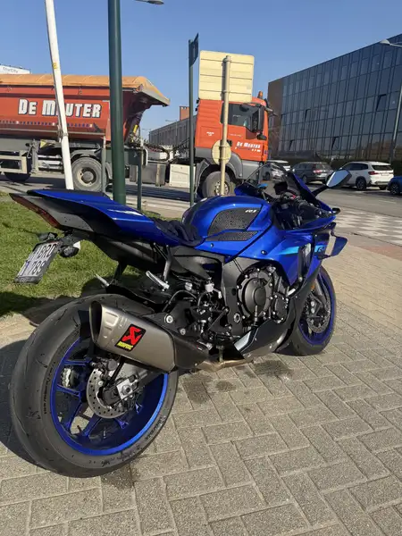 Yamaha YZF 1000 - foto 2