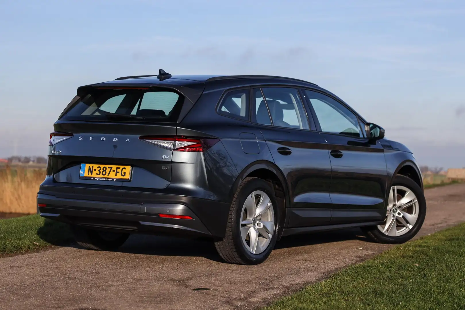 Skoda Enyaq iV 60 ✅ Trekhaak ✅ LED ✅ Carplay Grey - 2