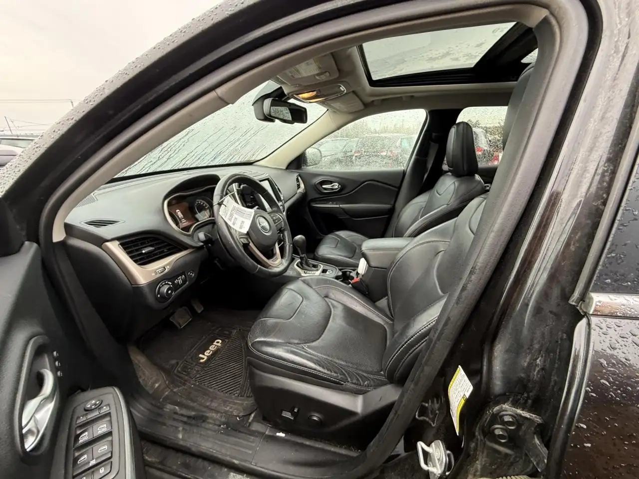 Jeep Cherokee снимка Jeep Cherokee