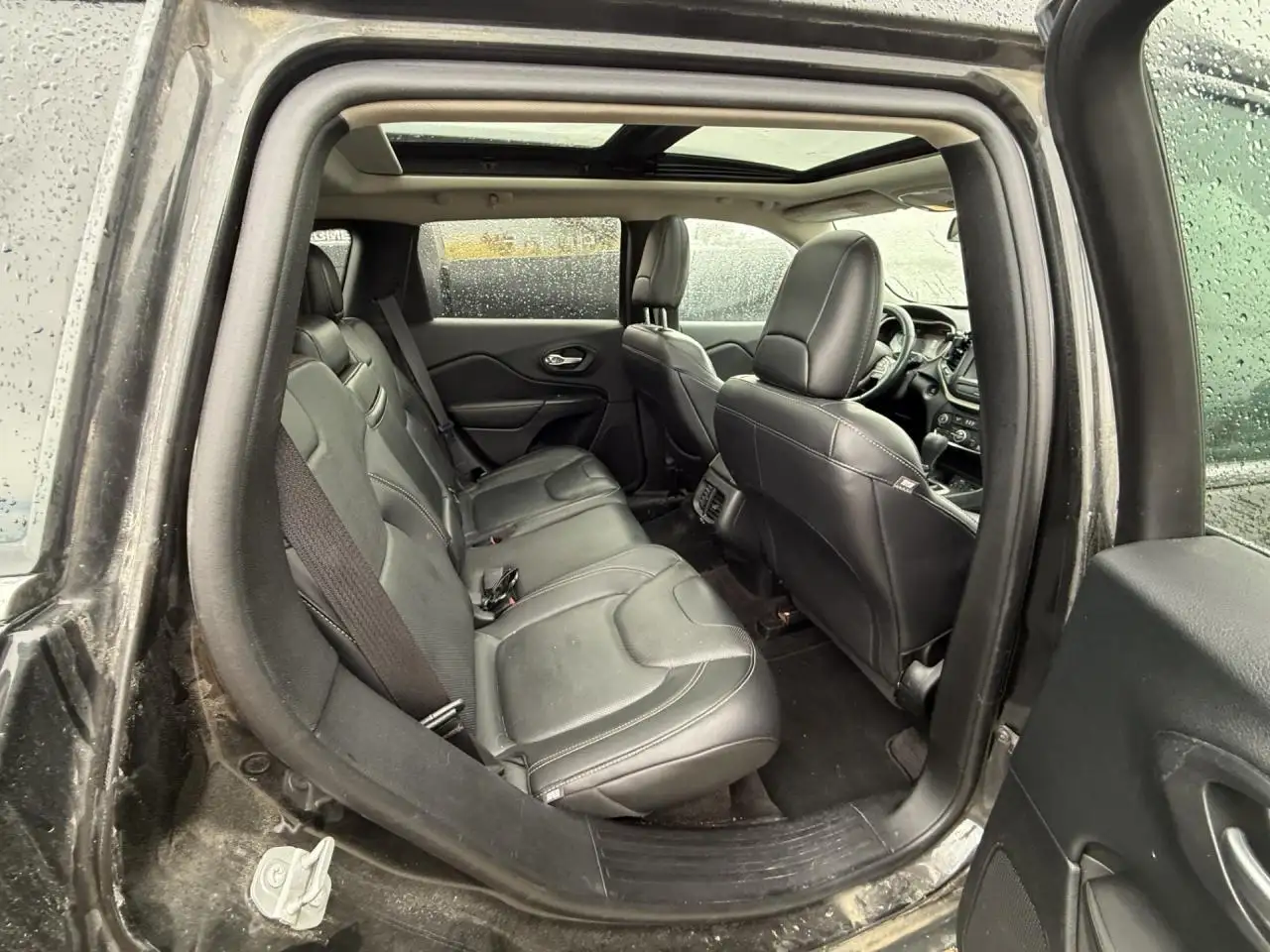 Jeep Cherokee снимка Jeep Cherokee