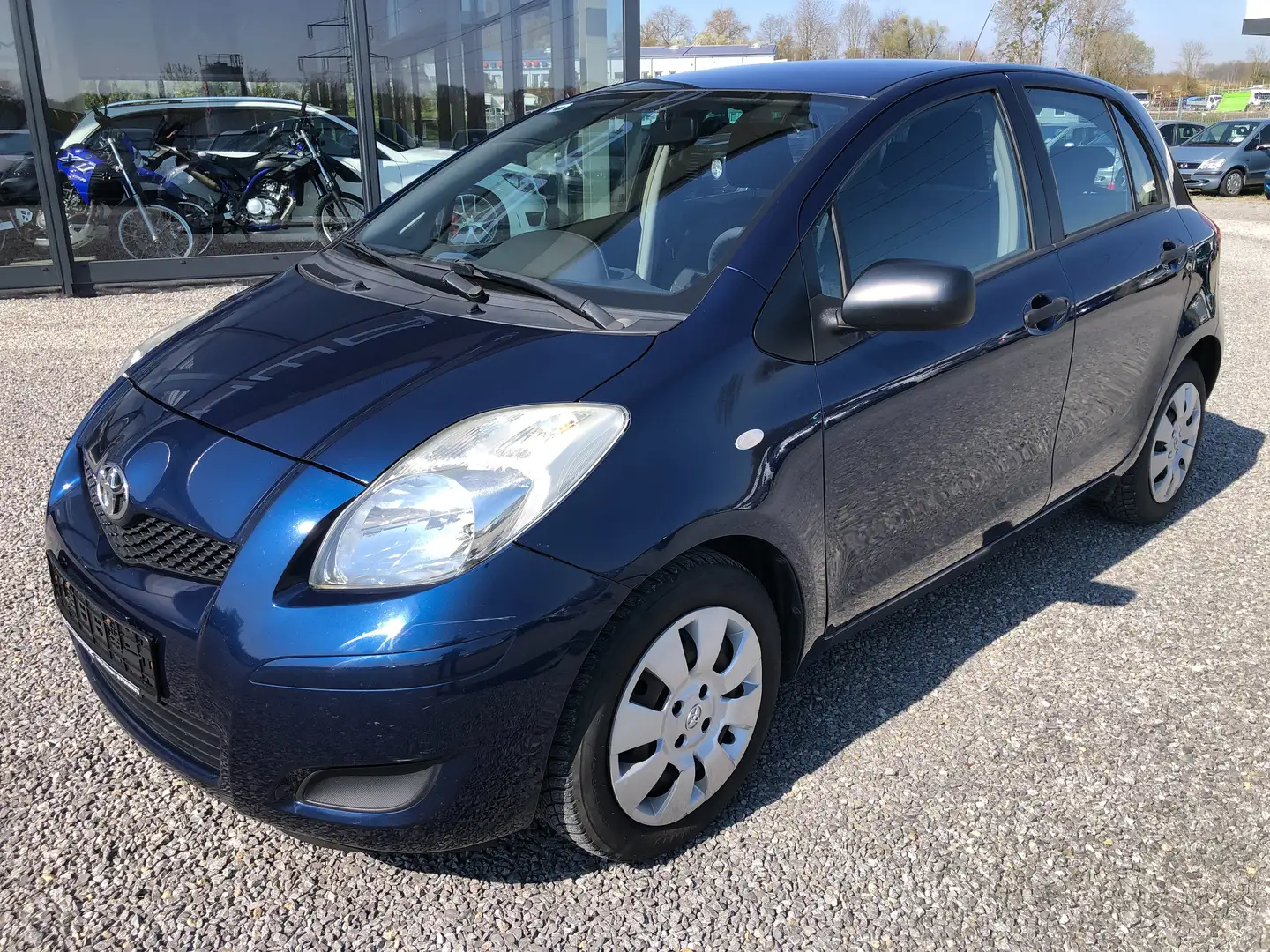 Toyota Yaris 1,33-l-Dual-VVT-i Cool*AHK*Klima*1.Hand* Blau - 1