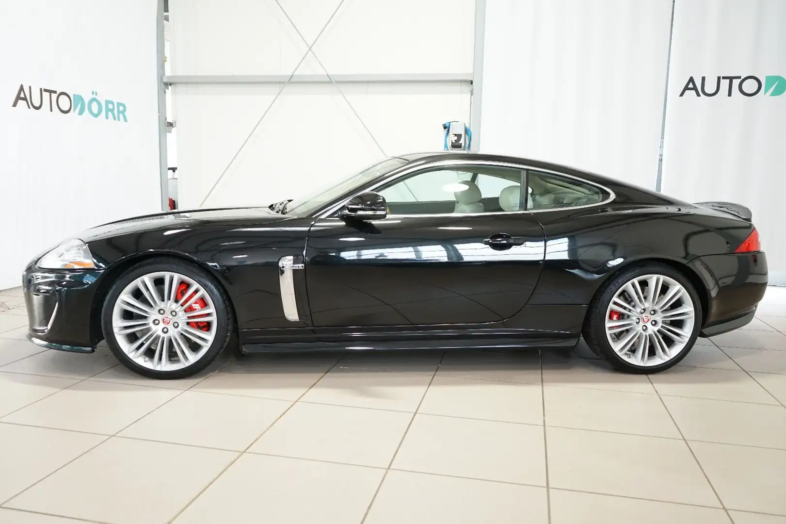 Jaguar XKR 5.0 V8 Kompressor Coupe Alpin+Lenkradhz+Navi Schwarz - 2