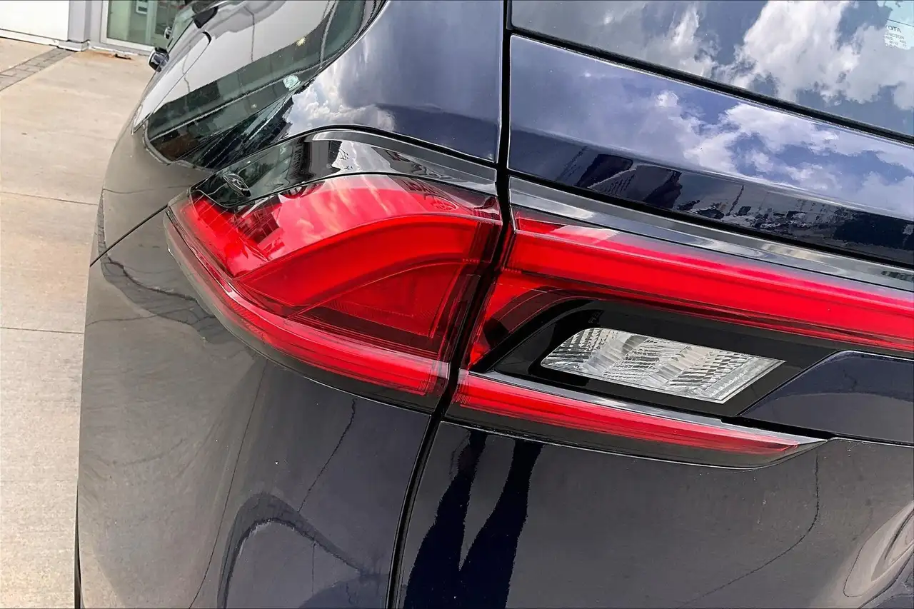 Toyota Grand Highlander снимка Toyota Grand Highlander