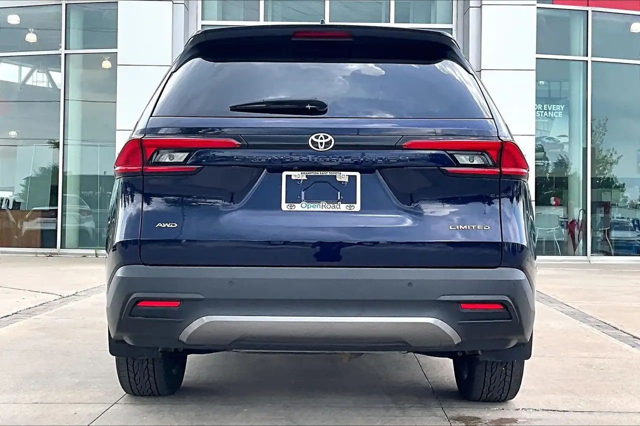 Toyota Grand Highlander снимка Toyota Grand Highlander