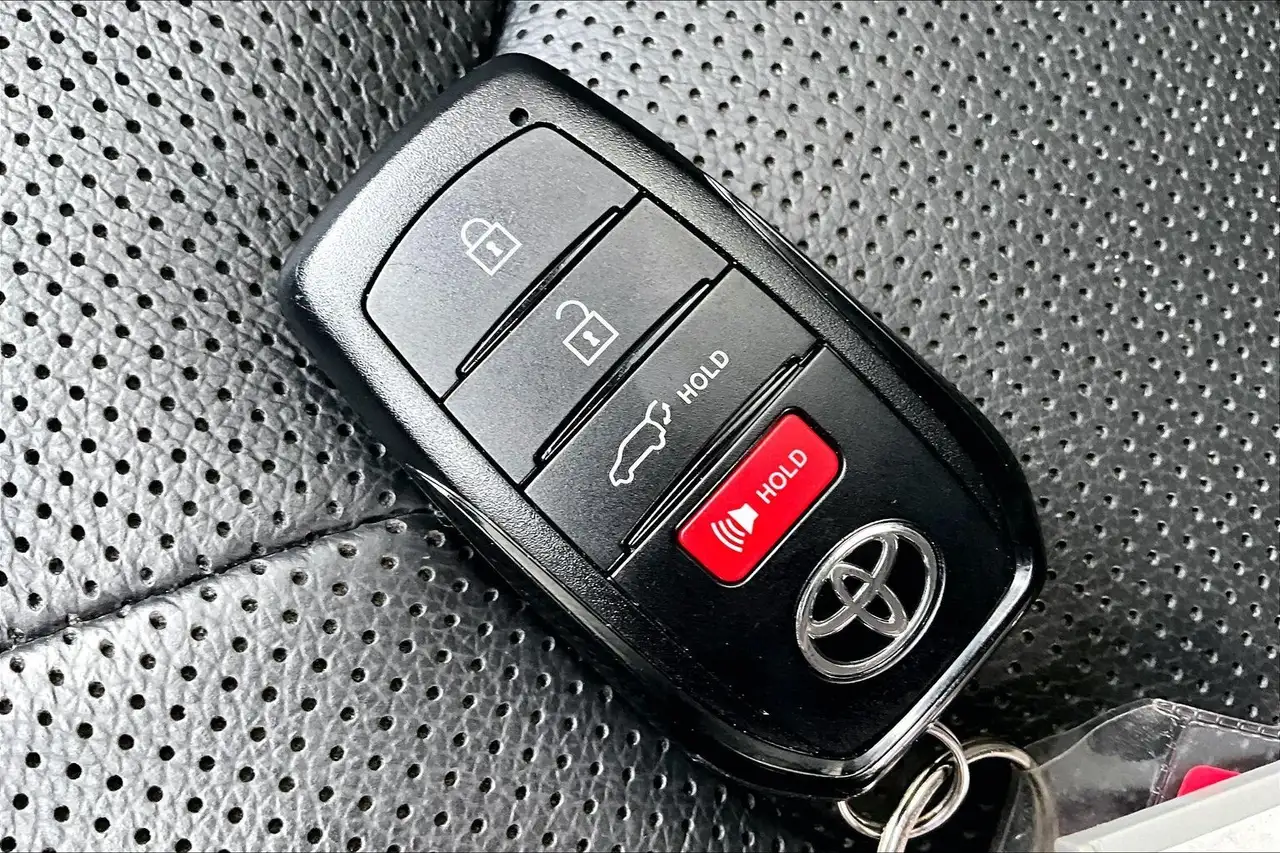 Toyota Grand Highlander снимка Toyota Grand Highlander