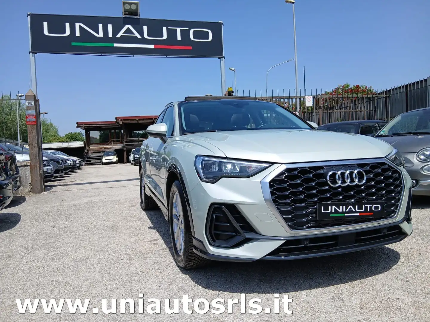 Audi Q3 Sportback 35 2.0 tdi Gris - 2