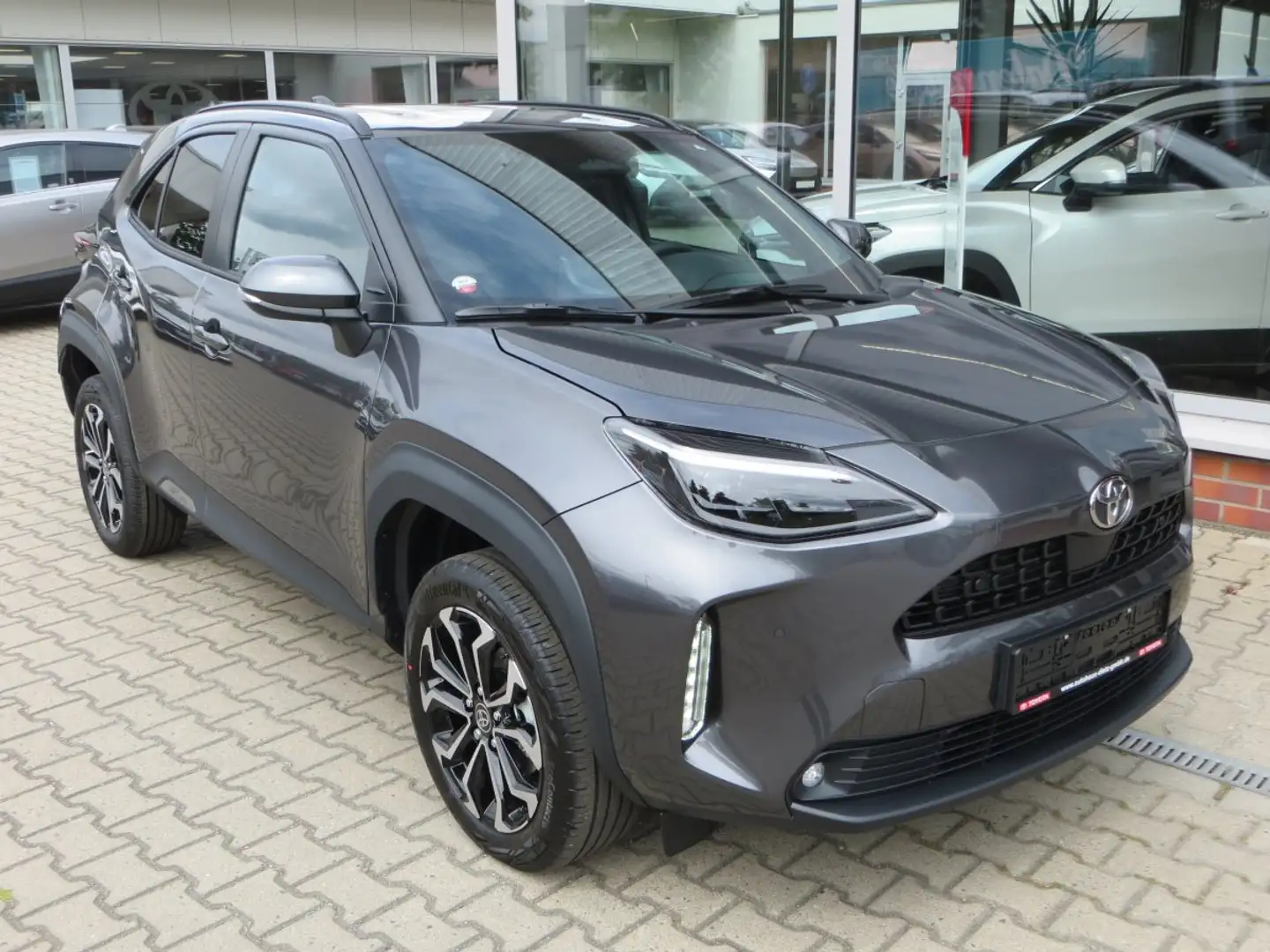 Toyota Yaris Cross Cross Teamplayer 1,5-l-VVT-iE Hybrid  Safety-Paket Grau - 2