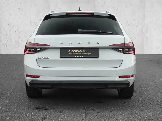 Skoda Superb view 6