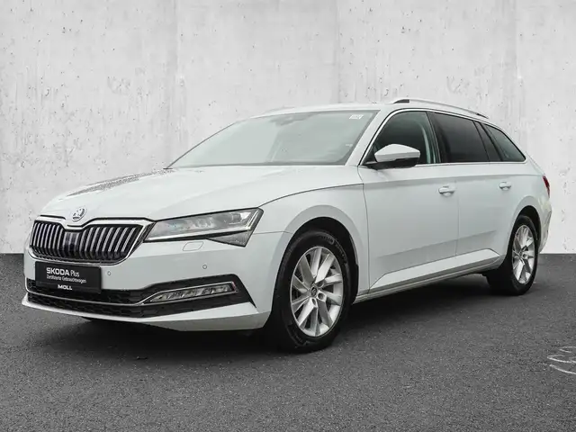 Skoda Superb view 2