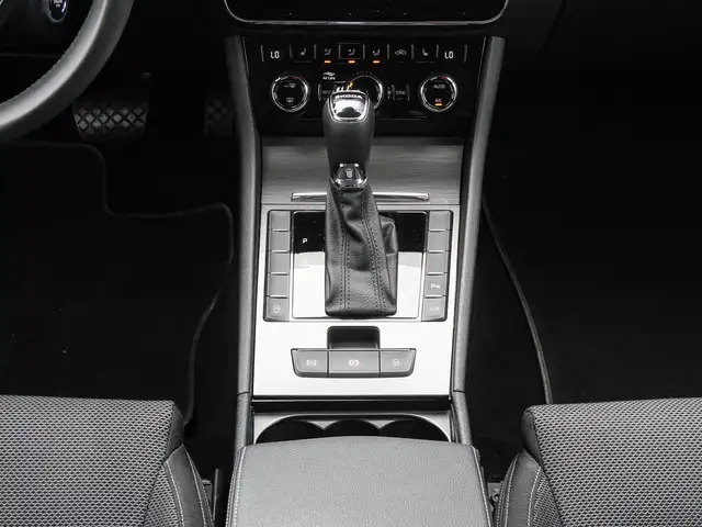 Skoda Superb view 14