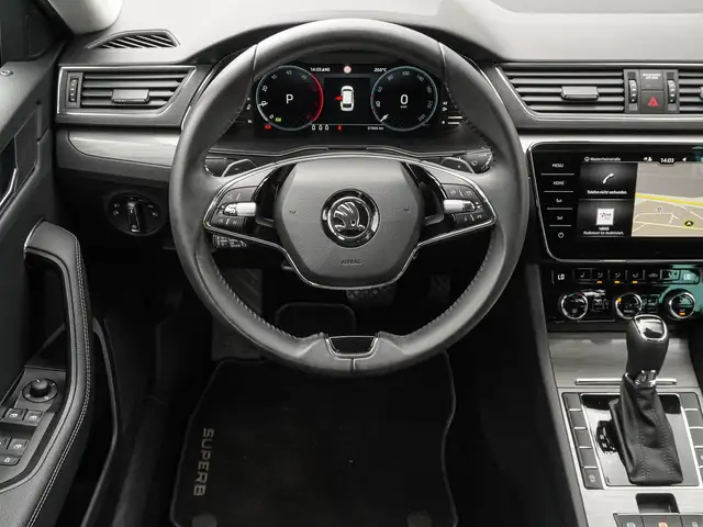 Skoda Superb view 11