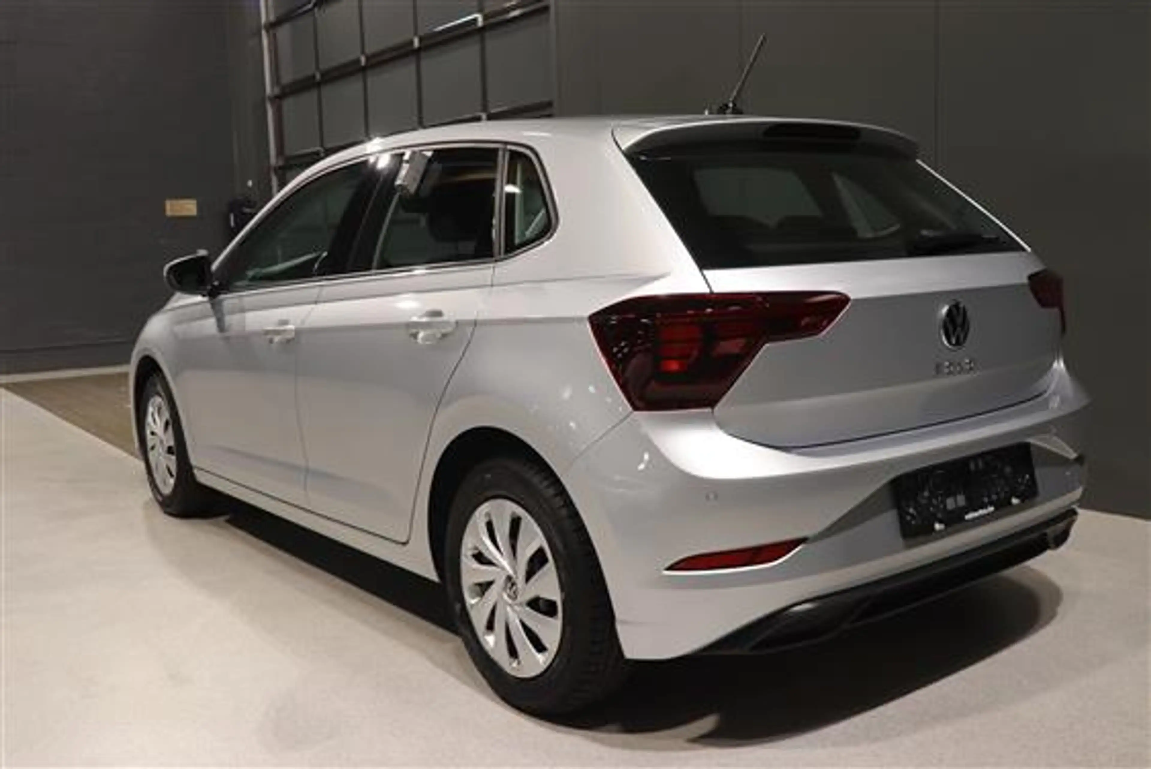 Volkswagen Polo 1.0L TSI LIFE — photo 4