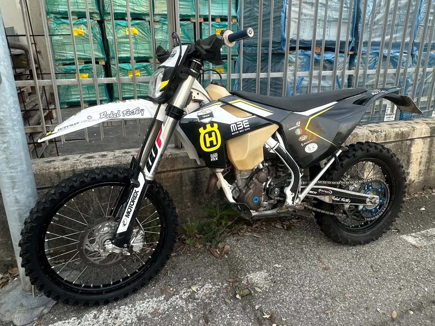 Husqvarna FE 250 Wit - 2