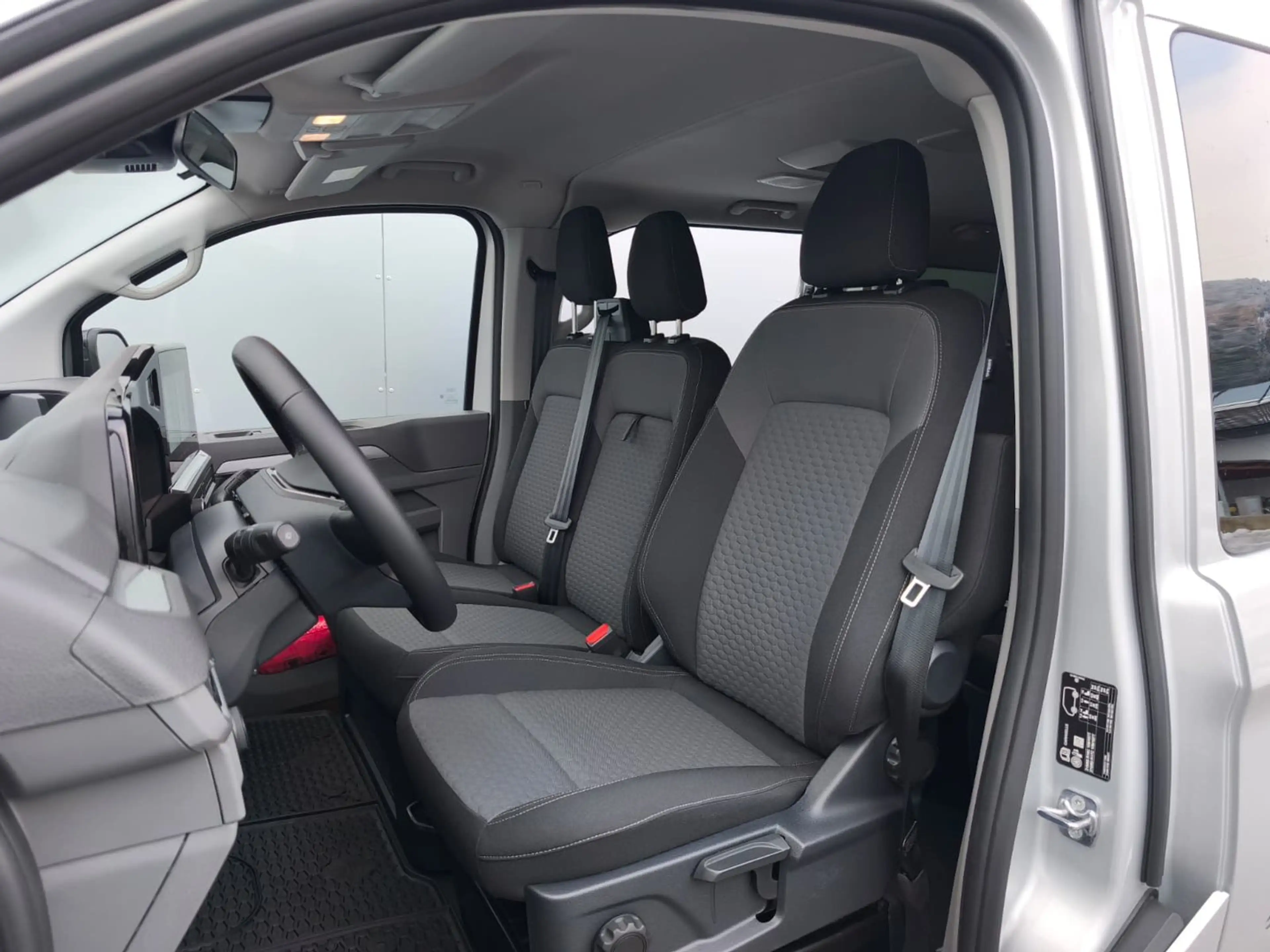 Volkswagen T7 Caravelle VW T7 Caravelle Life LR TDI 4MOTION — photo 7