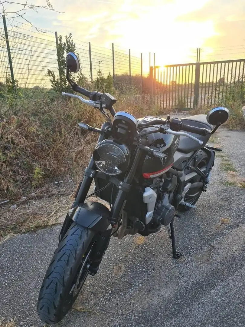 Triumph Trident 660 Nero - 1