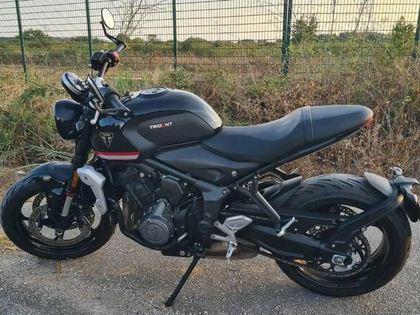 Triumph Trident 660 Nero - 2
