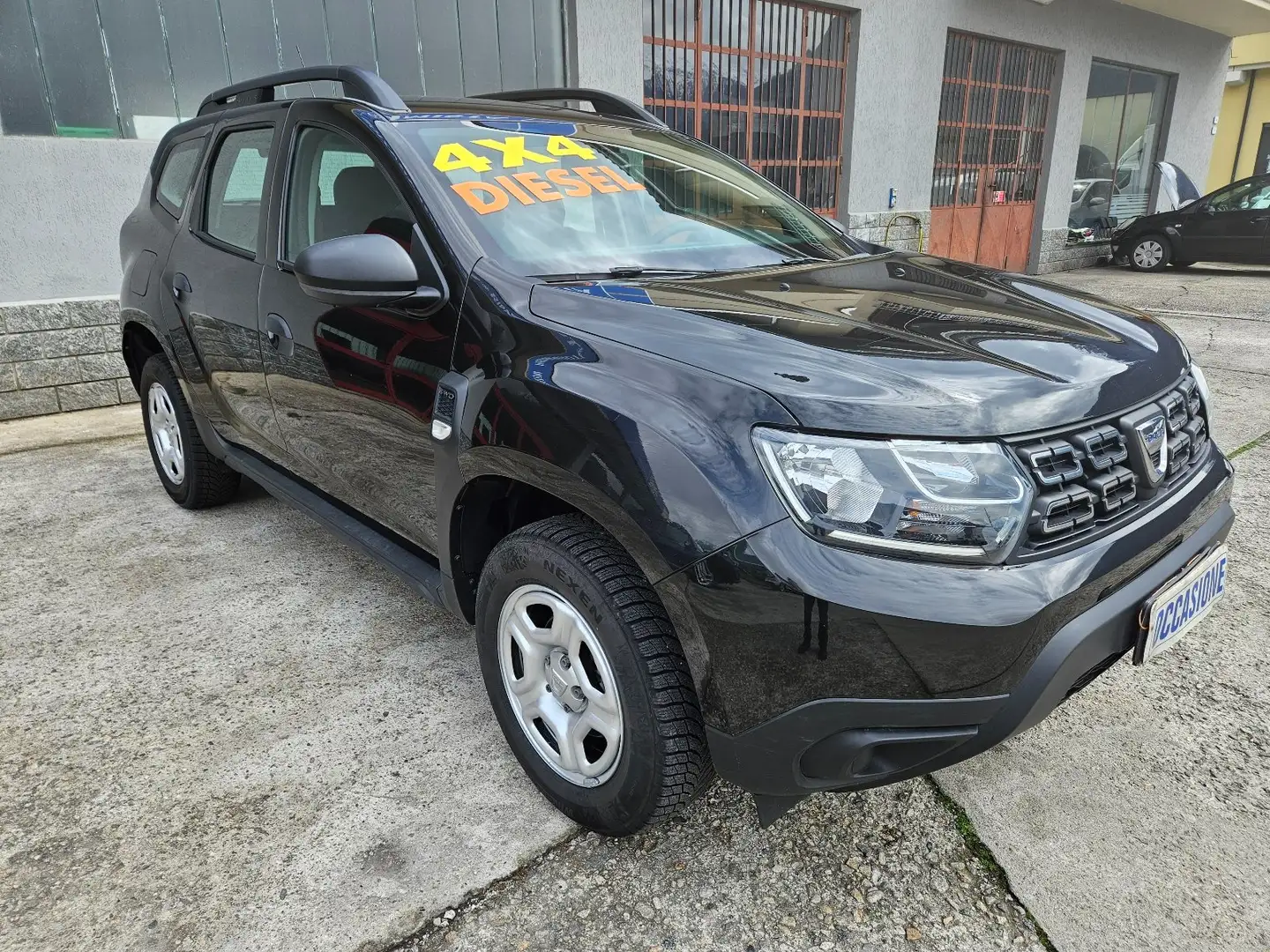 Dacia Duster DUSTER 1.5 BLUE DCI ESSENTIAL 4x4 Nero - 1