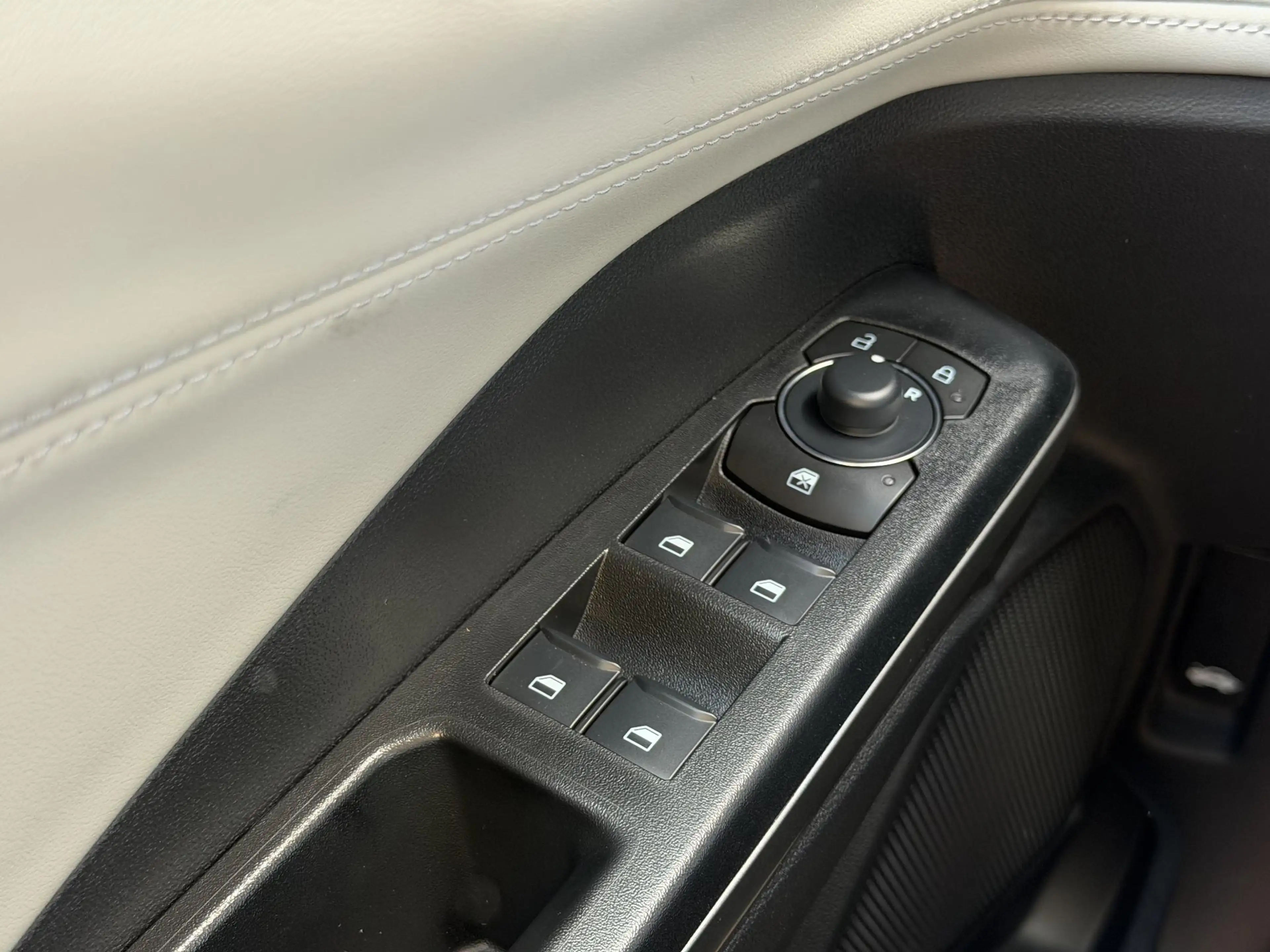 Ford Puma Gen-E Select 47 kWh — photo 18