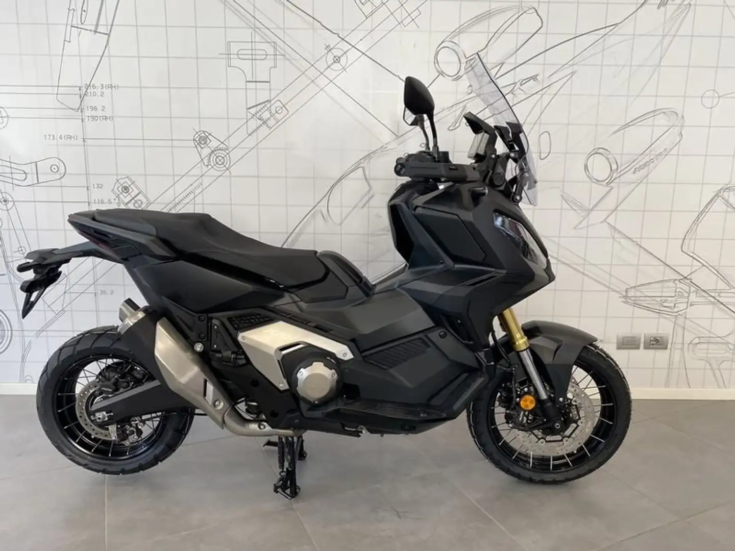 Honda X-ADV ABS YM 2024 - MATTE BALLISTIC BLACK METALLIC - 1