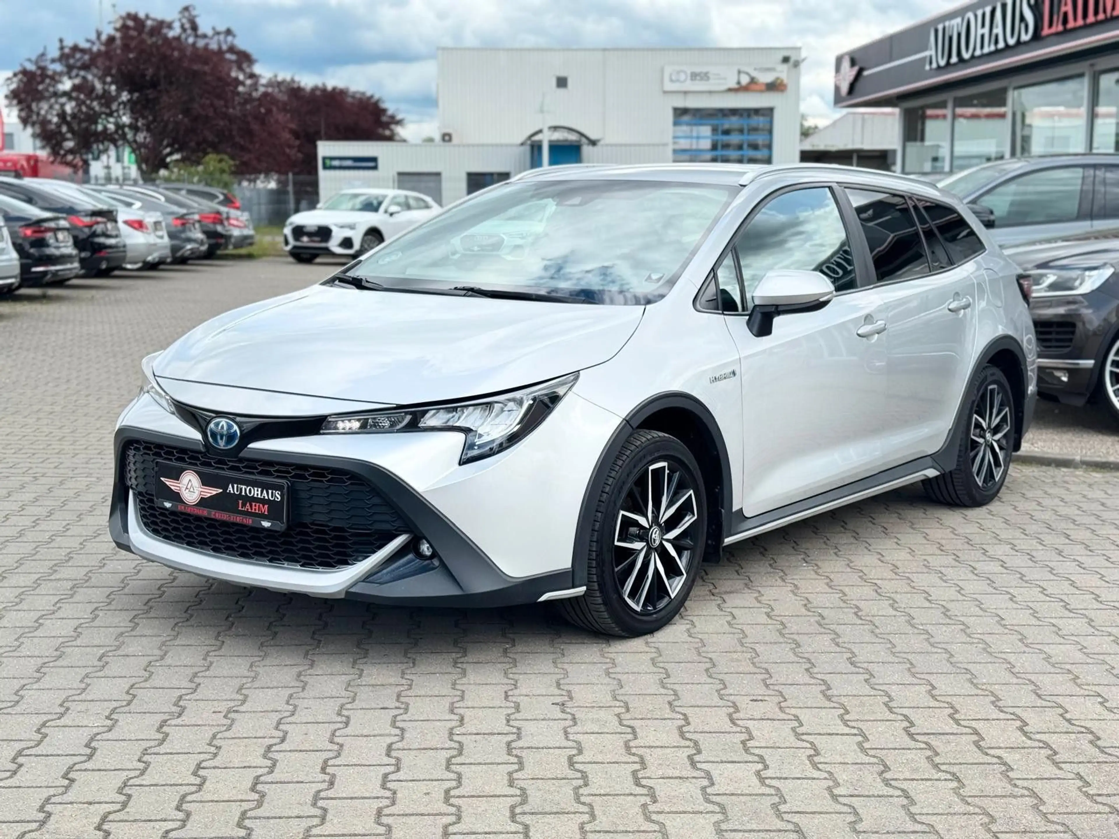 Toyota Corolla Touring Sports Hybrid"Trek"AHK*KEYLESS* — photo 2