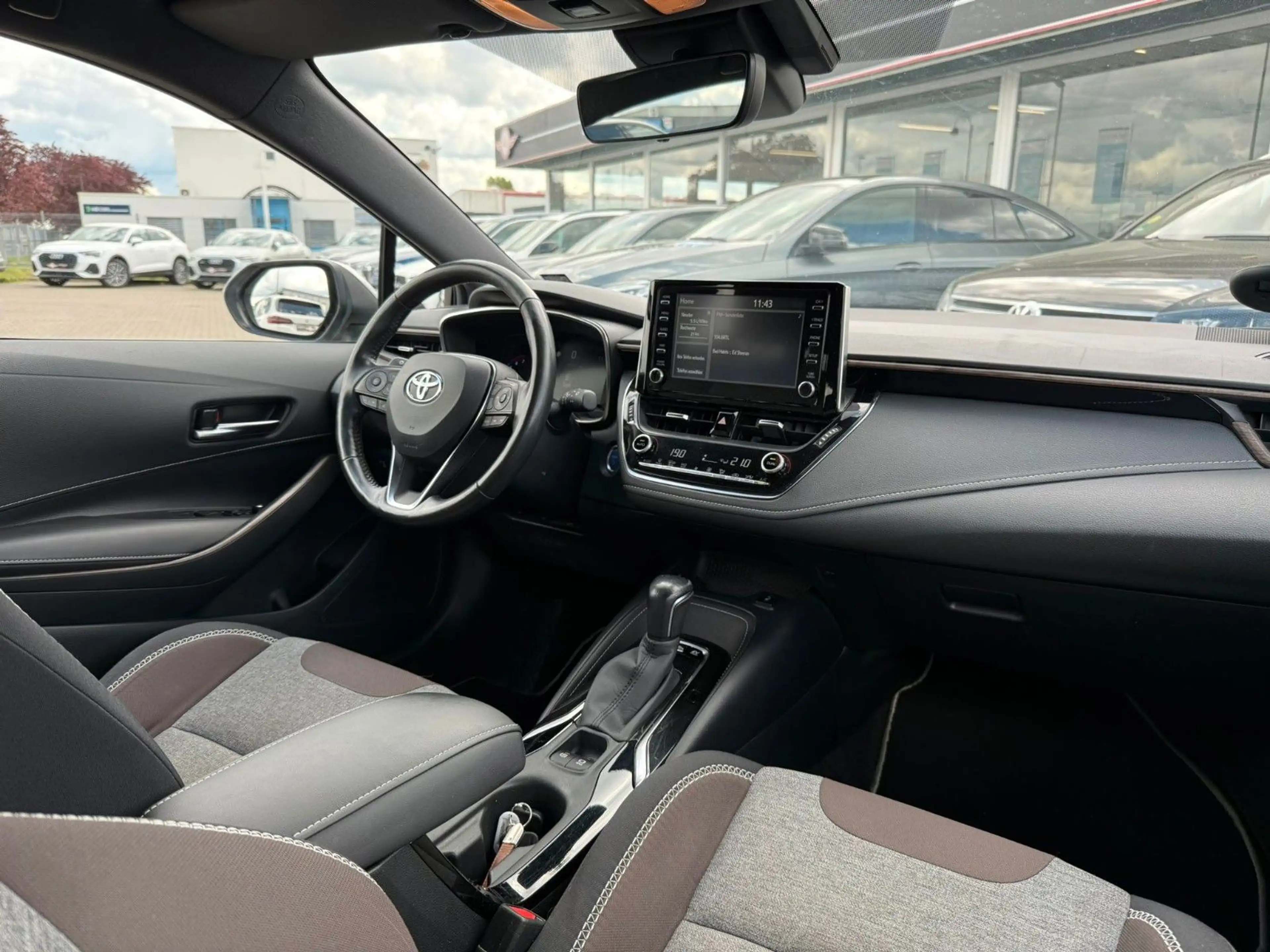 Toyota Corolla Touring Sports Hybrid"Trek"AHK*KEYLESS* — photo 11