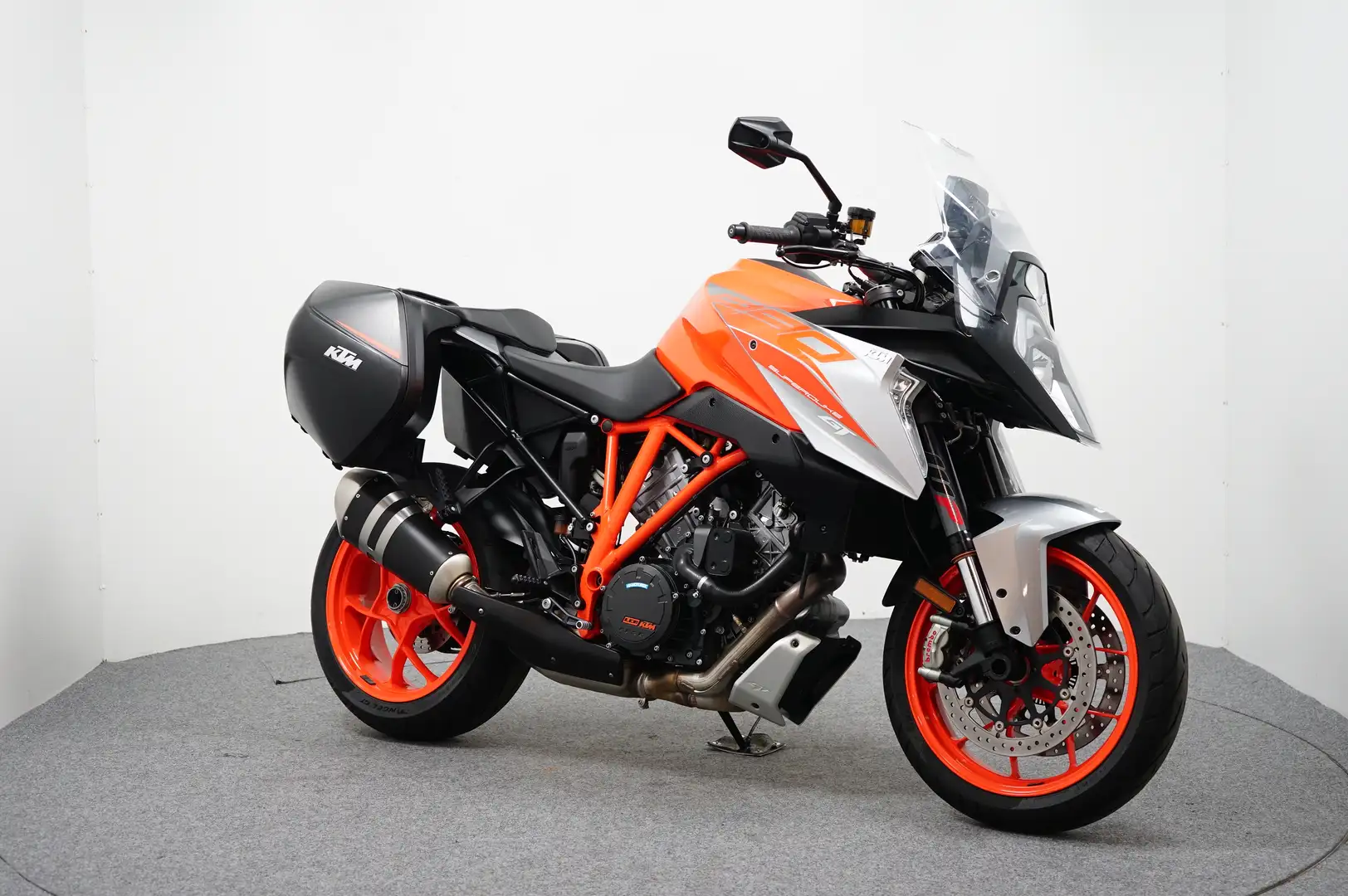 KTM 1290 Super Duke GT Oranje - 2